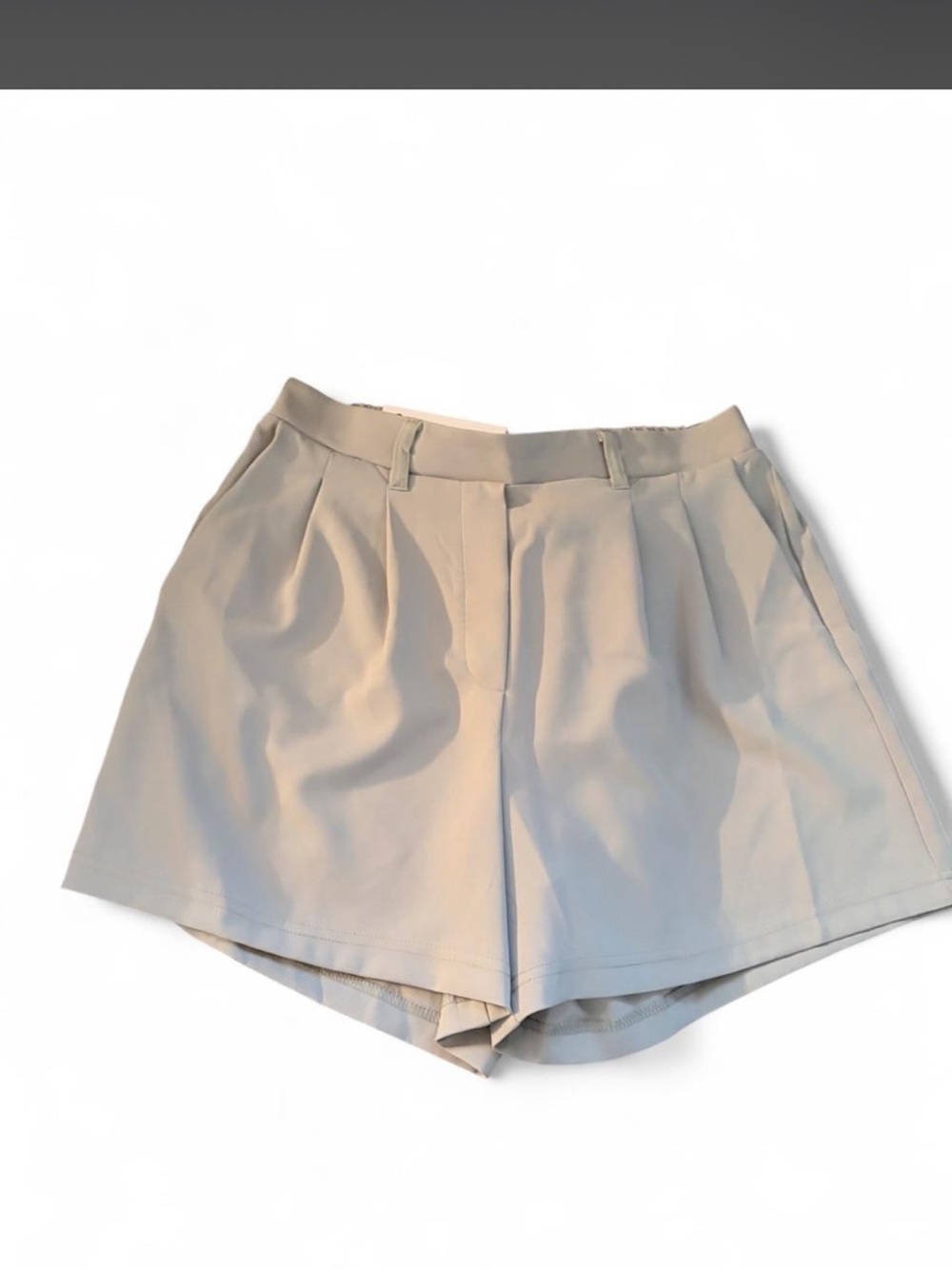 32 Degrees Pleated High-Waist Bermuda Shorts in Light Taupe